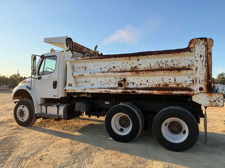 2012-freightliner-m2-tandem-axle-dump-truck-(96,351-actual-miles)-image-3