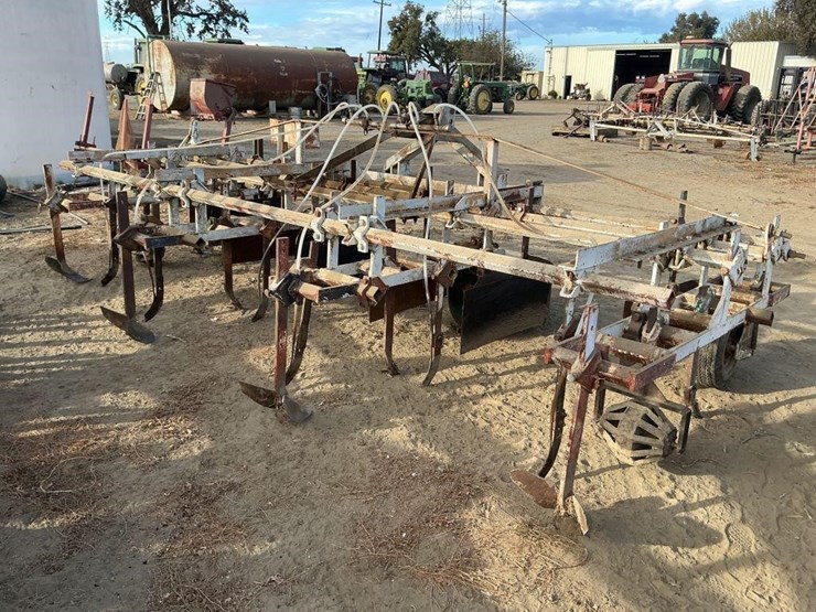 custom-3-pt-3-row-60"-cultivator-image-4