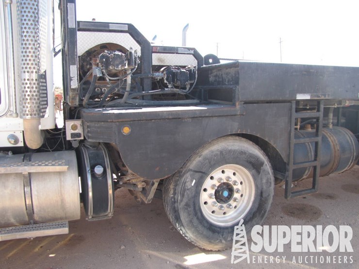 2013-kenworth-t800-t/a-bed-winch-truck-w/lift-axle-image-16