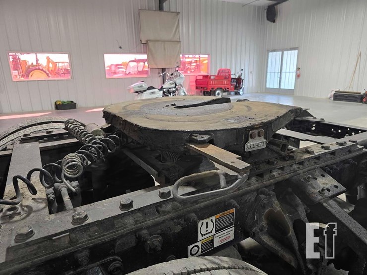 2019-kenworth-t680-image-21