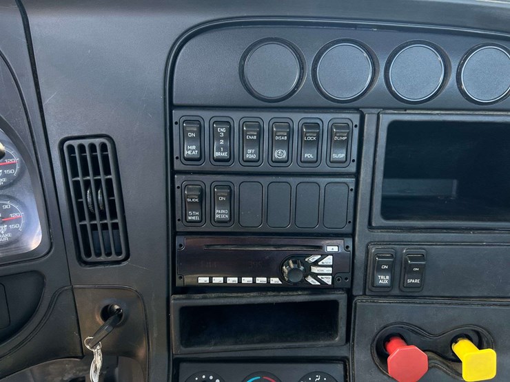 2016-international-prostar+-122-tandem-axle-day-cab-truck-tractor-–-cummins-isx15-diesel-(530,432-mi-image-16