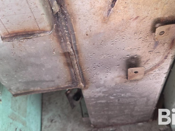 smidley-hog-bar-hog-waterer-image-18