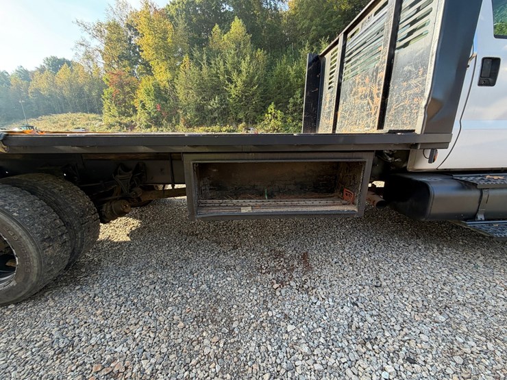 #4552-•-ford-f-650-flatbed-truck-image-35