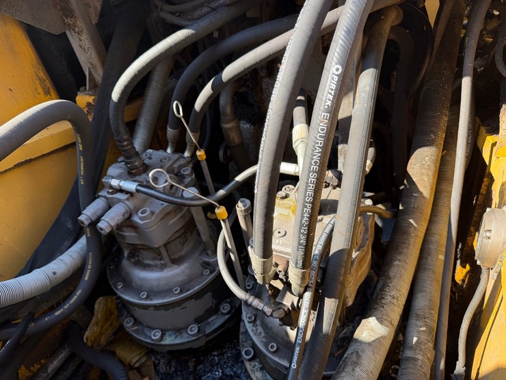 #4098-•-2015-john-deere-870g-lc-excavator-image-129