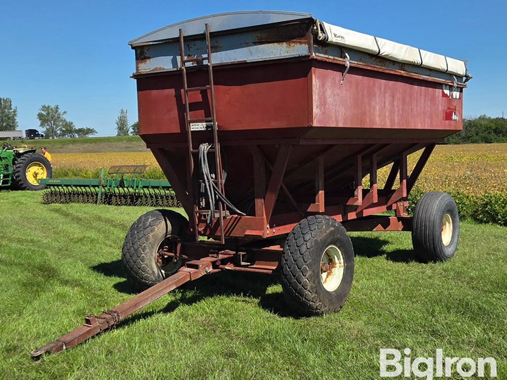 m&w-little-red-wagon-#300-wagon-image-1