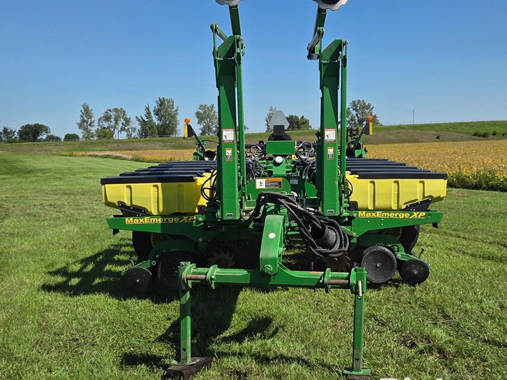 2005-john-deere-1770nt-planter-image-2