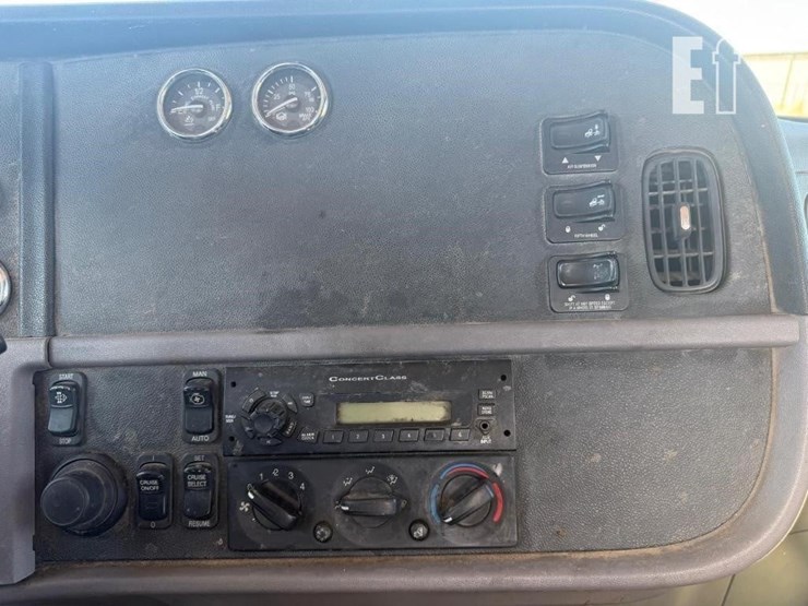 2013-peterbilt-386-image-21