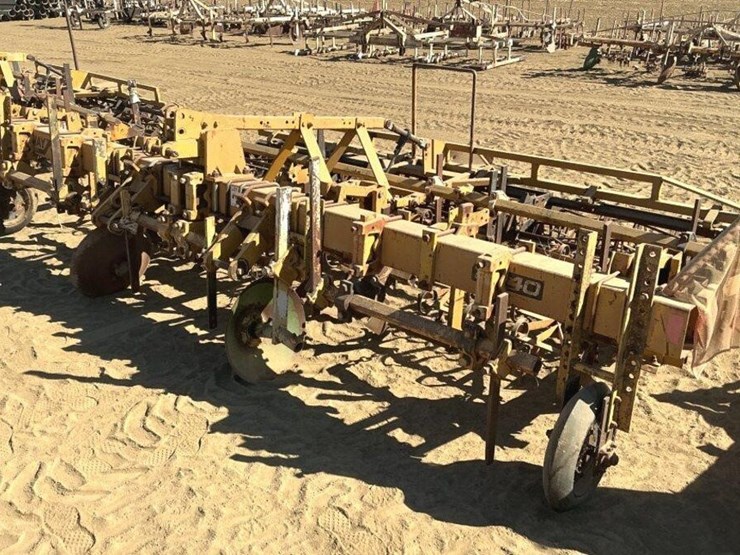 alloway-3-pt-3-row-60"-cultivator-image-1