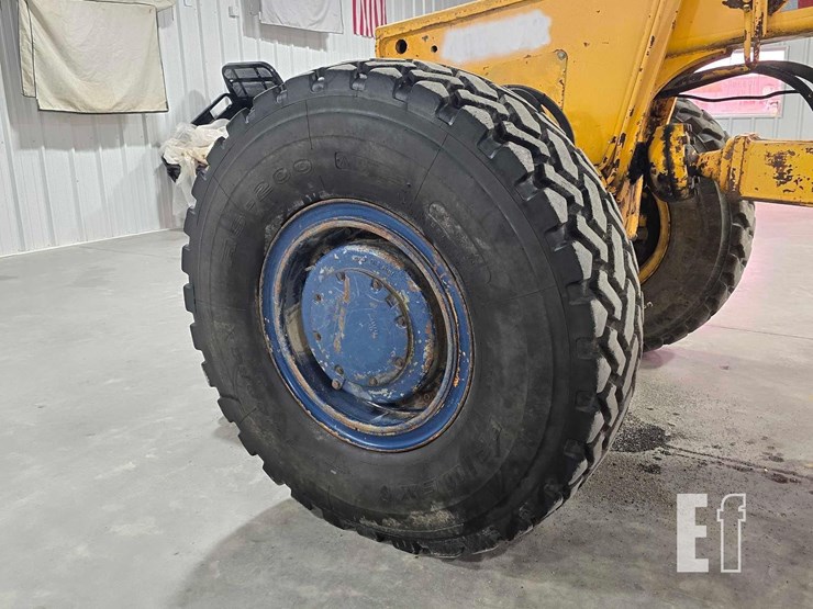 1979-deere-772a-image-23