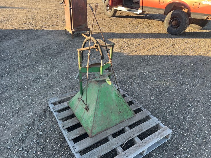 john-deere-grass-seeder-image-5