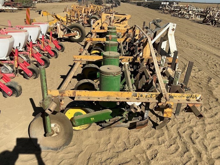 custom-3-pt-6-row-30"-jd-71-planter-bar-image-2