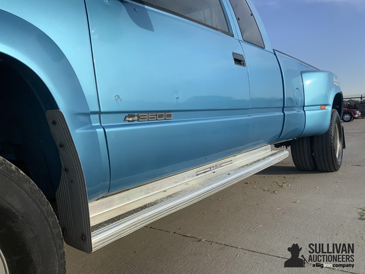 1993-chevrolet-gmt-400-k3500-4x4-extended-cab-dually-pickup-image-15