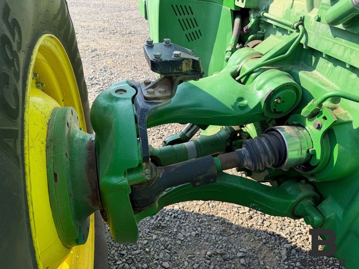 2011-john-deere-8335r-tractor-image-26