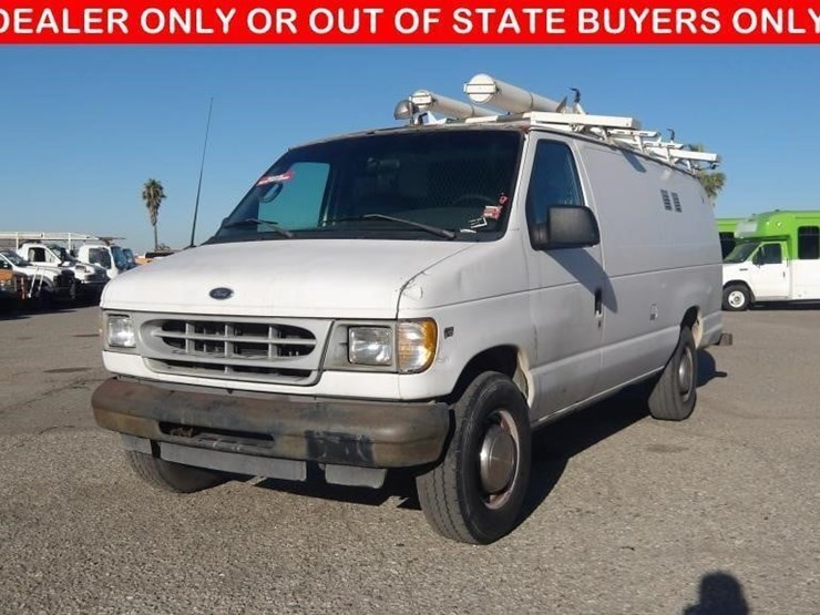 2002-ford-e350-image-1