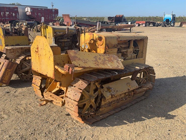 caterpillar-twenty-two-image-5