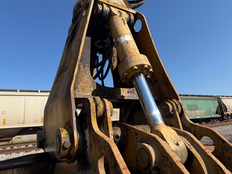 #4098-•-2015-john-deere-870g-lc-excavator-image-18