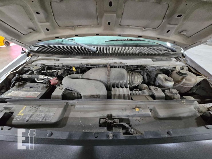 2013-ford-e250-image-22