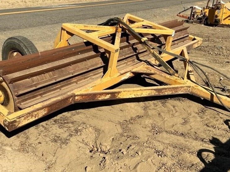 custom-16'-portable-pull-stomper-roller-image-1