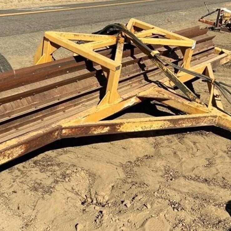 Custom 16' Portable Pull Stomper Roller