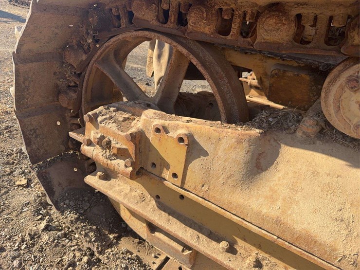 caterpillar-d7-image-13