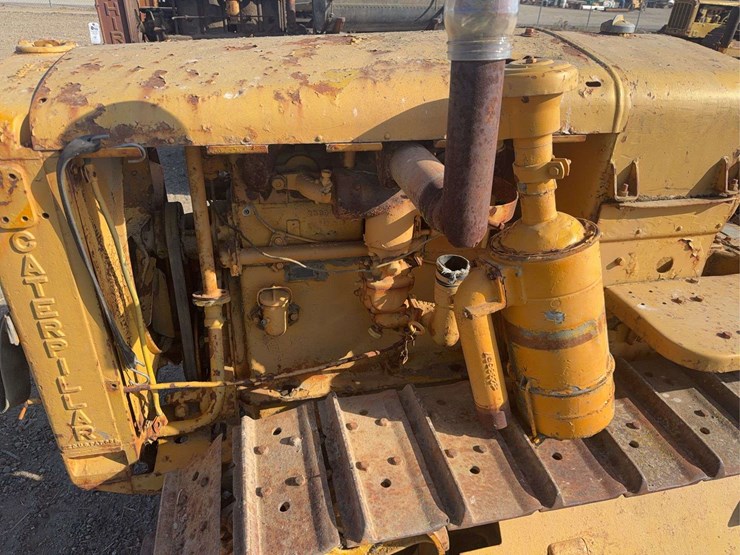 caterpillar-twenty-two-image-16
