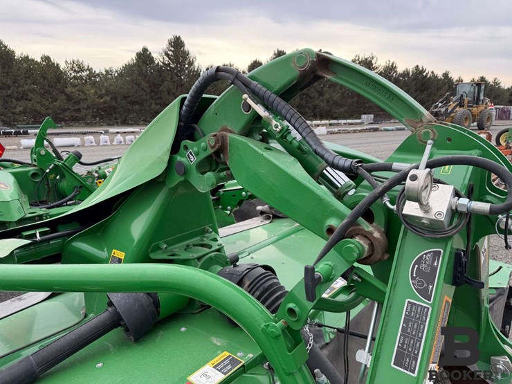 john-deere-front/rear-moco-combo-mower-image-37