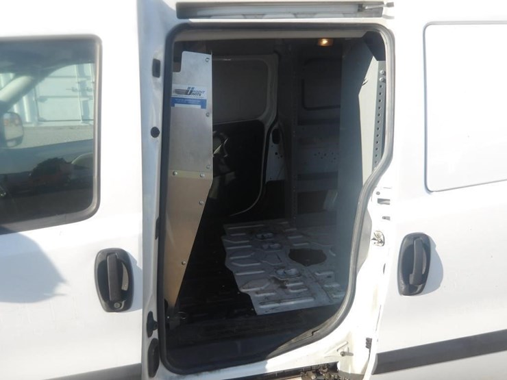 2016-ram-promaster-city-image-12