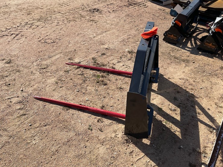 #4110-•-landhonor-bale-spear-frame-attachment-image-3