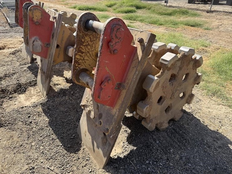 cat-24"-excavator-compaction-wheel-image-5