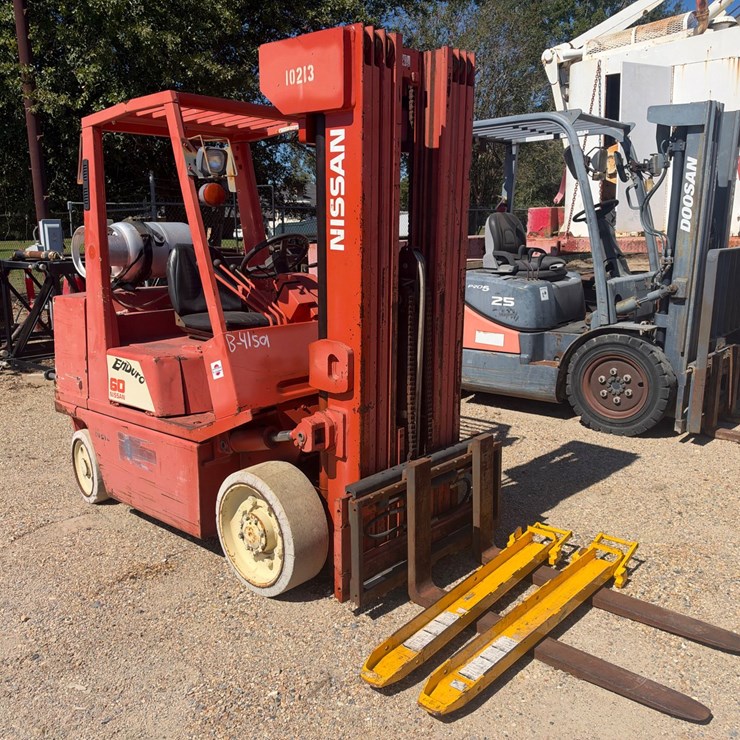 #41501 • NISSAN FORKLIFT