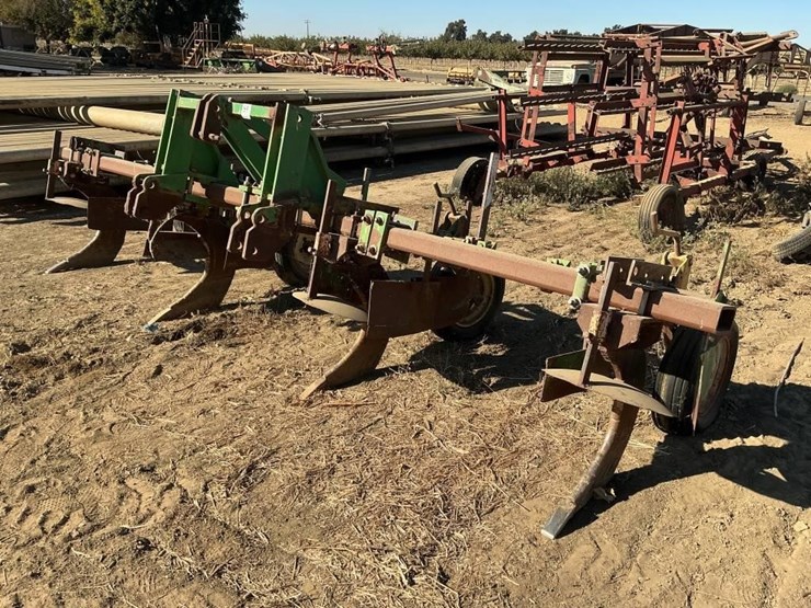 custom-3-pt-3-row-60"-bed-ripper-image-3
