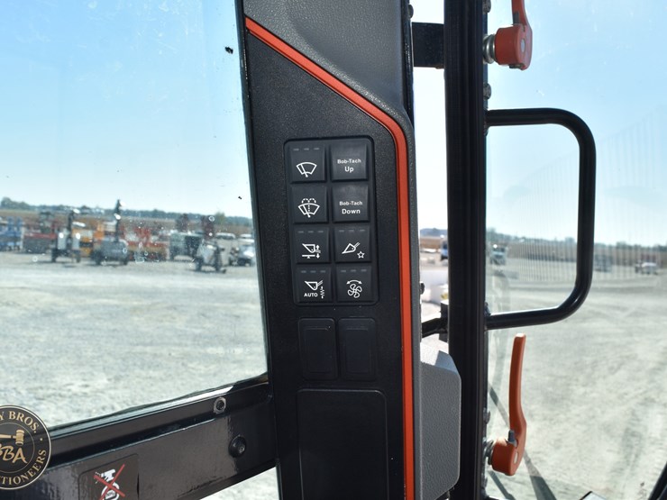 2023-bobcat-t76-image-39