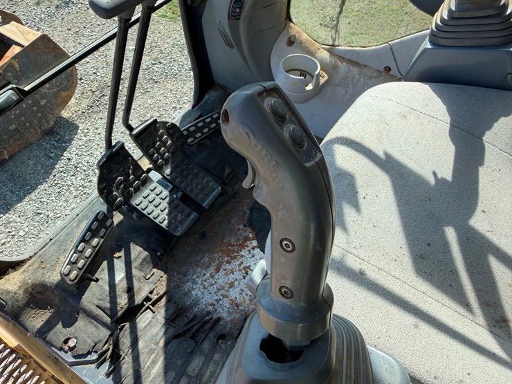 #4098-•-2015-john-deere-870g-lc-excavator-image-152