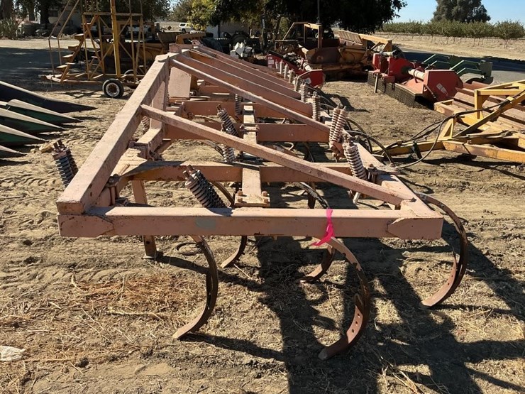 custom-24'-3-pt-vibra-shank-chisel-image-2