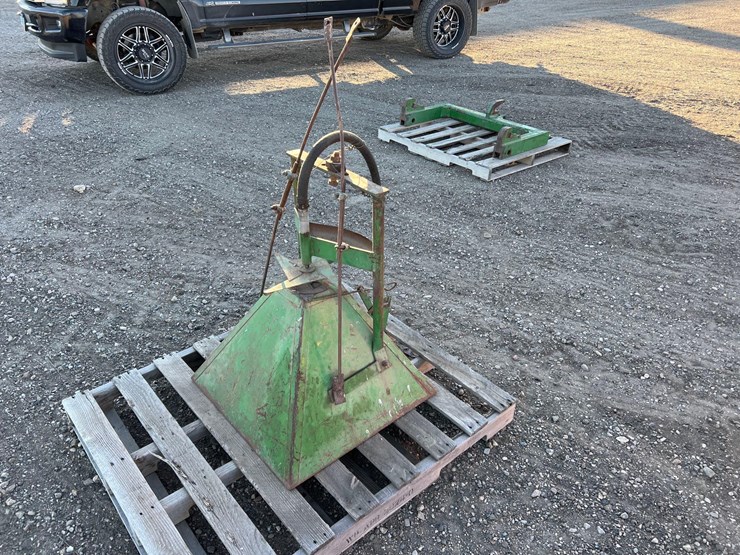 john-deere-grass-seeder-image-1