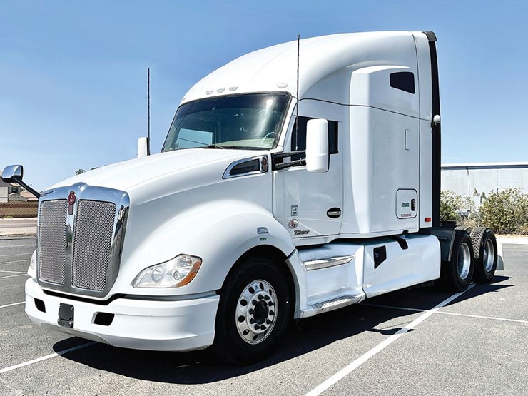 2019-kenworth-t-680-image-1