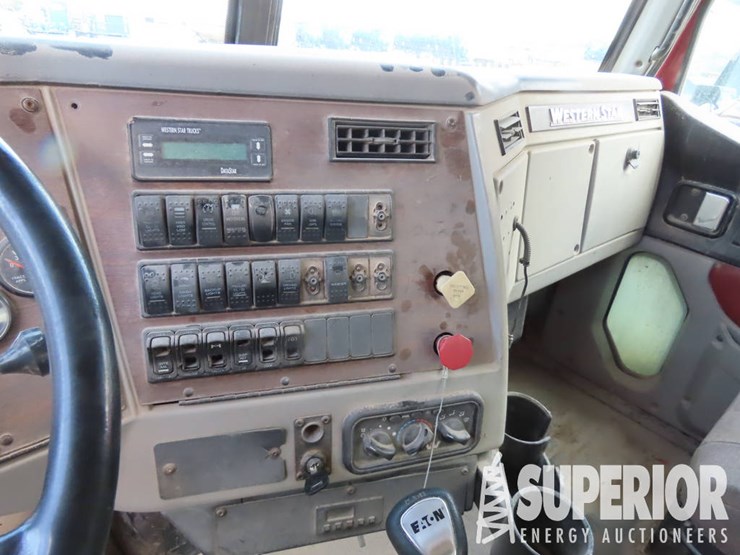 2012-western-star-4900-t/a-truck-tractor-w/pusher-axle-sleeper-image-9