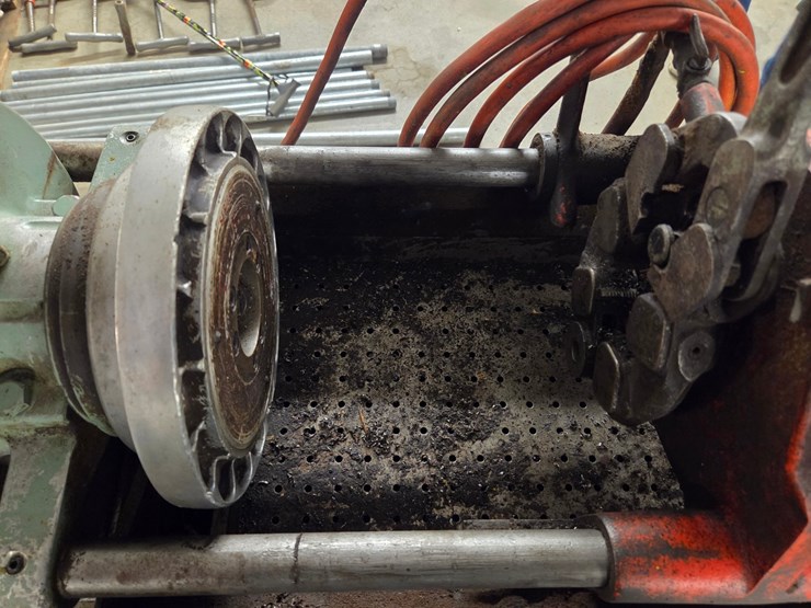 #32-•-toledo-999-pipe-threader-image-2