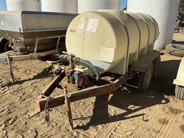 johnson-1000g-poly-tank-mixing-trailer-image-2