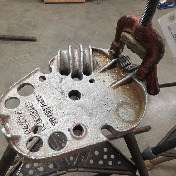 #43 • Rigid pipe vice