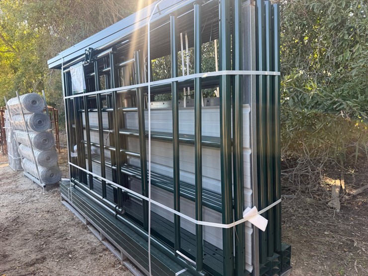 #5118-•-module-livestock-shelter-image-2