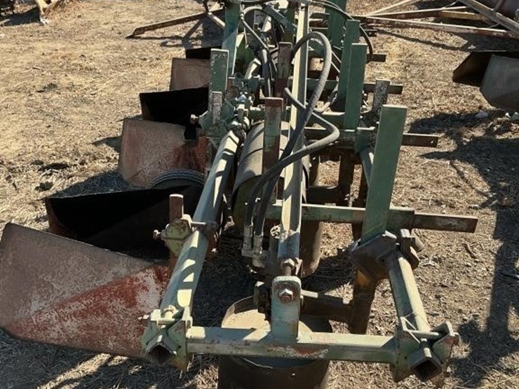 custom-3-pt-3-row-60"-hyd.-vine-trainer-image-4