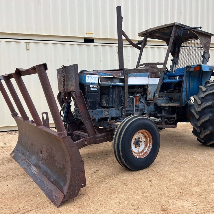 1997 FORD 7740