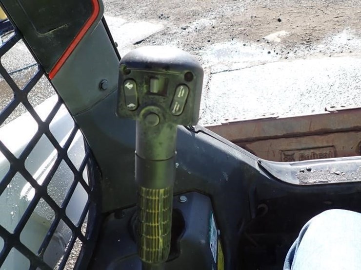 2024-bobcat-t66-skid-steer-track-loader-image-19