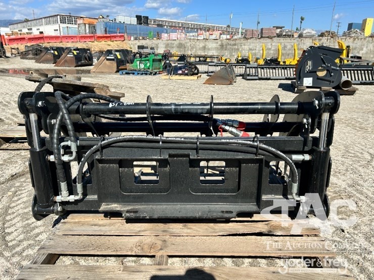 giyi-mclg60-curved-log-grabber-attachment,-fits-skidsteer.-s/n:cxhxzmq251040-image-4