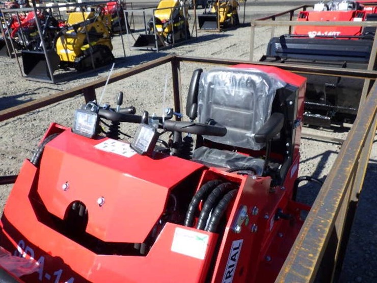 2026-agt-sda-140t-skid-steer-tracked-loader-image-11