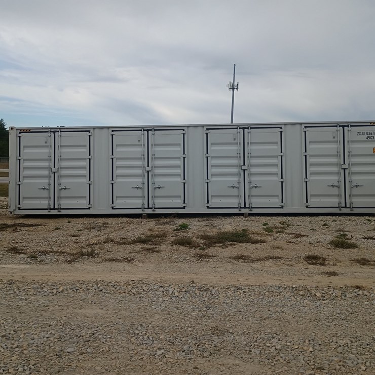 #L113-000 • 40ft Container