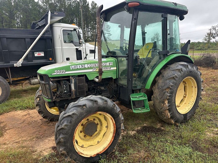 john-deere-5520-tractor,-image-1
