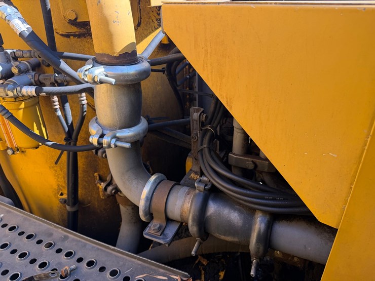 #4098-•-2015-john-deere-870g-lc-excavator-image-117
