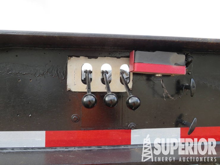 2014-eager-beaver-50gsl/3-3-axle-hyd-rgn-lowboy-trailer-image-12
